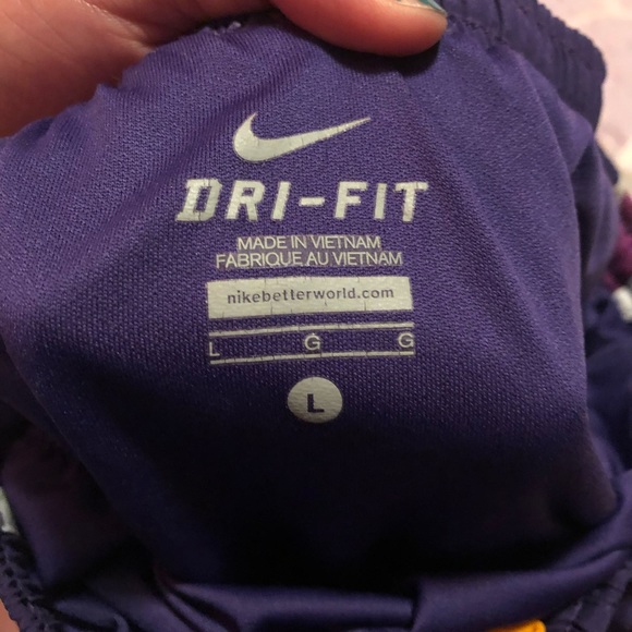 Nike shorts - Picture 2 of 2